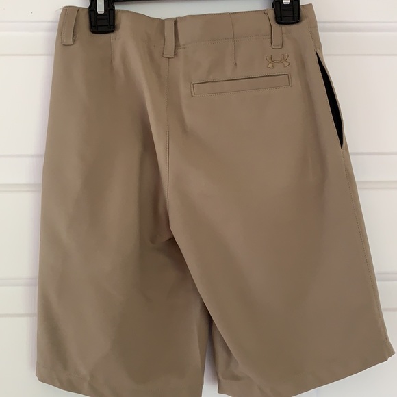 Under Armour Boys Shorts Never Worn - Picture 4 of 7